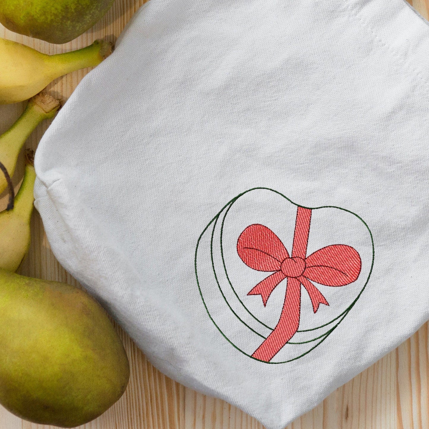 Gift box - Embroidery design